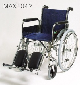 [메디타운] 스틸 거상형 휠체어 MAX1042 (통고무바퀴,후방전도방지,팔받이스윙착탈,발판각도조절,링겔꽂이집) 20Kg 거상휠체어 보급형